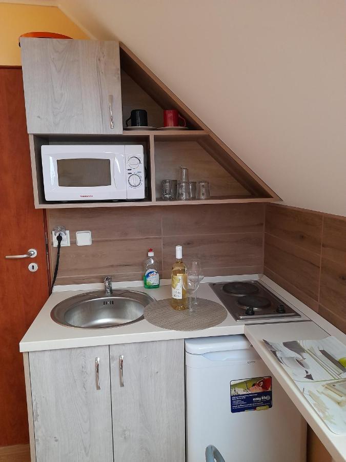 Andrea Apartman Hajdúszoboszló Buitenkant foto