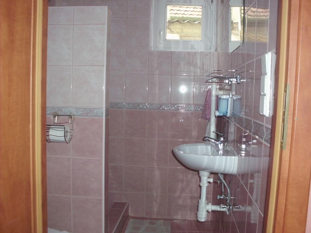 Andrea Apartman Hajdúszoboszló Buitenkant foto